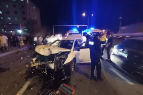 Ağrı Trafik Kazası Fırat Mahallesi'nde İki Araç Çarpıştı