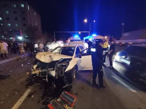 Ağrı Trafik Kazası Fırat Mahallesi'nde İki Araç Çarpıştı