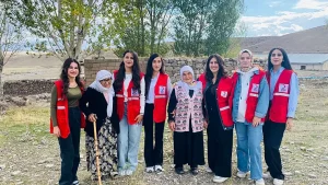 Kızılay Doğubayazıt'tan Bereket Köyü'ne Giyim Yardımı