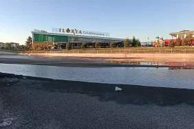 Murat Nehri sular çekildi kıyılarda çöpler gün yüzüne çıktı