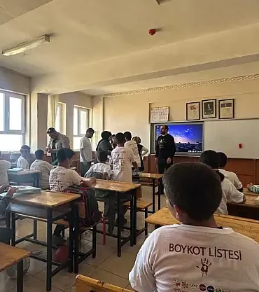 TÜGVA Boztoprak Köyü ziyareti ile öğrencilere destek